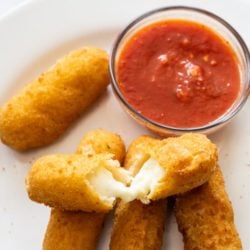 Air Fryer Frozen Mozzarella Sticks or Cheese Sticks Recipe | AirFryerWorld.com