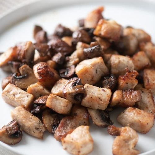 https://airfryerworld.com/images/Air-Fryer-Pork-Belly-Bites-w-Mushrooms-AirFryerWorld-3-500x500.jpg