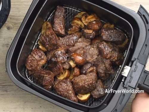 Final cooked steak bites