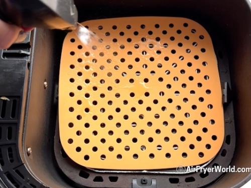 Silicone mat in air fryer
