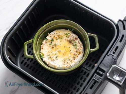 cooked baked brie in air fryer