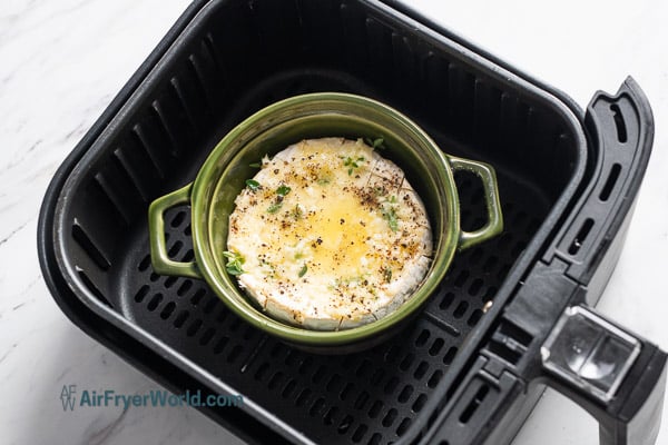 cooked baked brie in air fryer