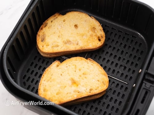 grilled cheese in basket
