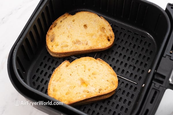 grilled cheese in basket