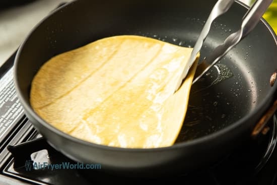 softening tortilla in oil 